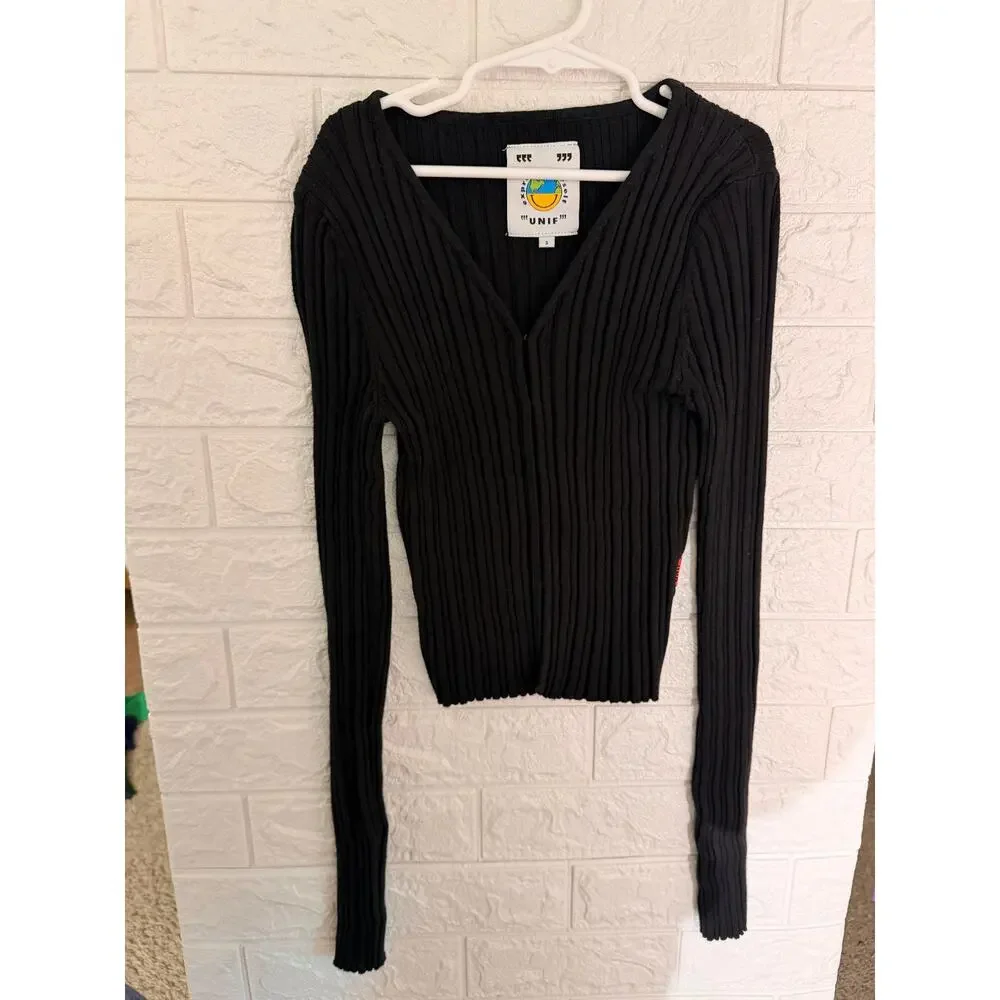 UNIF Women’s Size Small Black Ribbed Knit Cropped Hook-and-Eye Cardigan